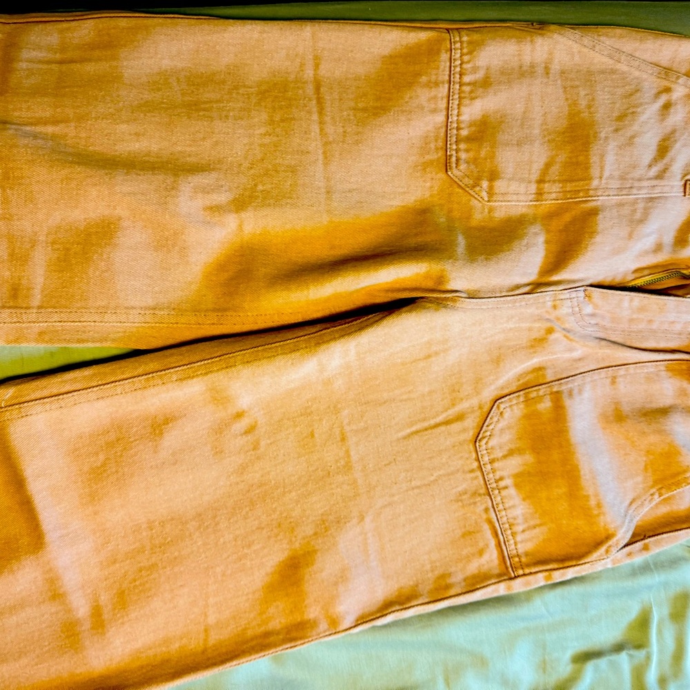 Wide leg jeans with pockets in blush colour